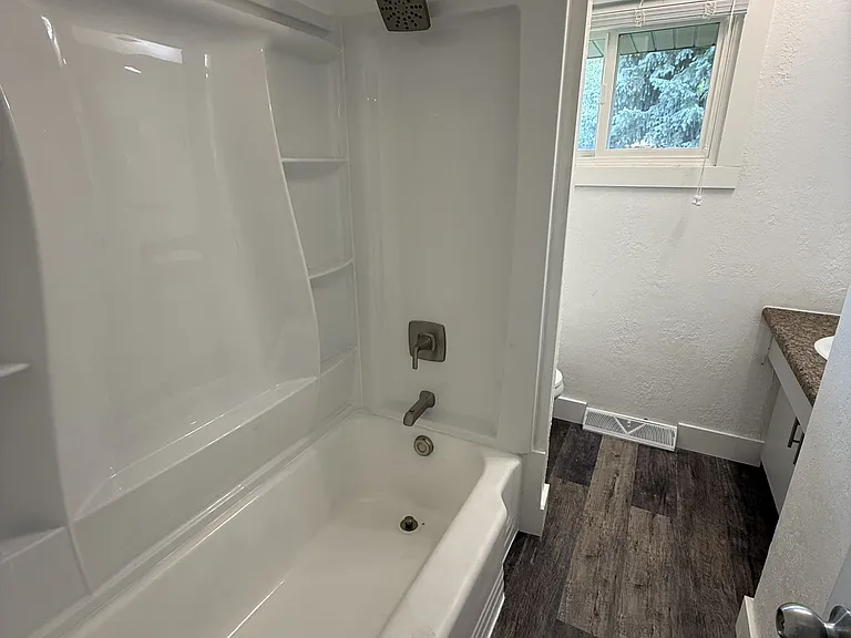 4718 Diana Dr — Photo 8
