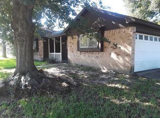 3400 Old Oaks Dr, Baytown, TX 77521
