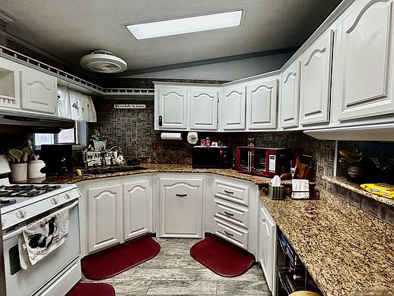 4th image of 4609 Autumn Way