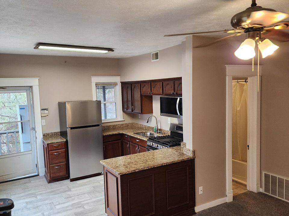 1st image of 1120 Wealthy St SE #4