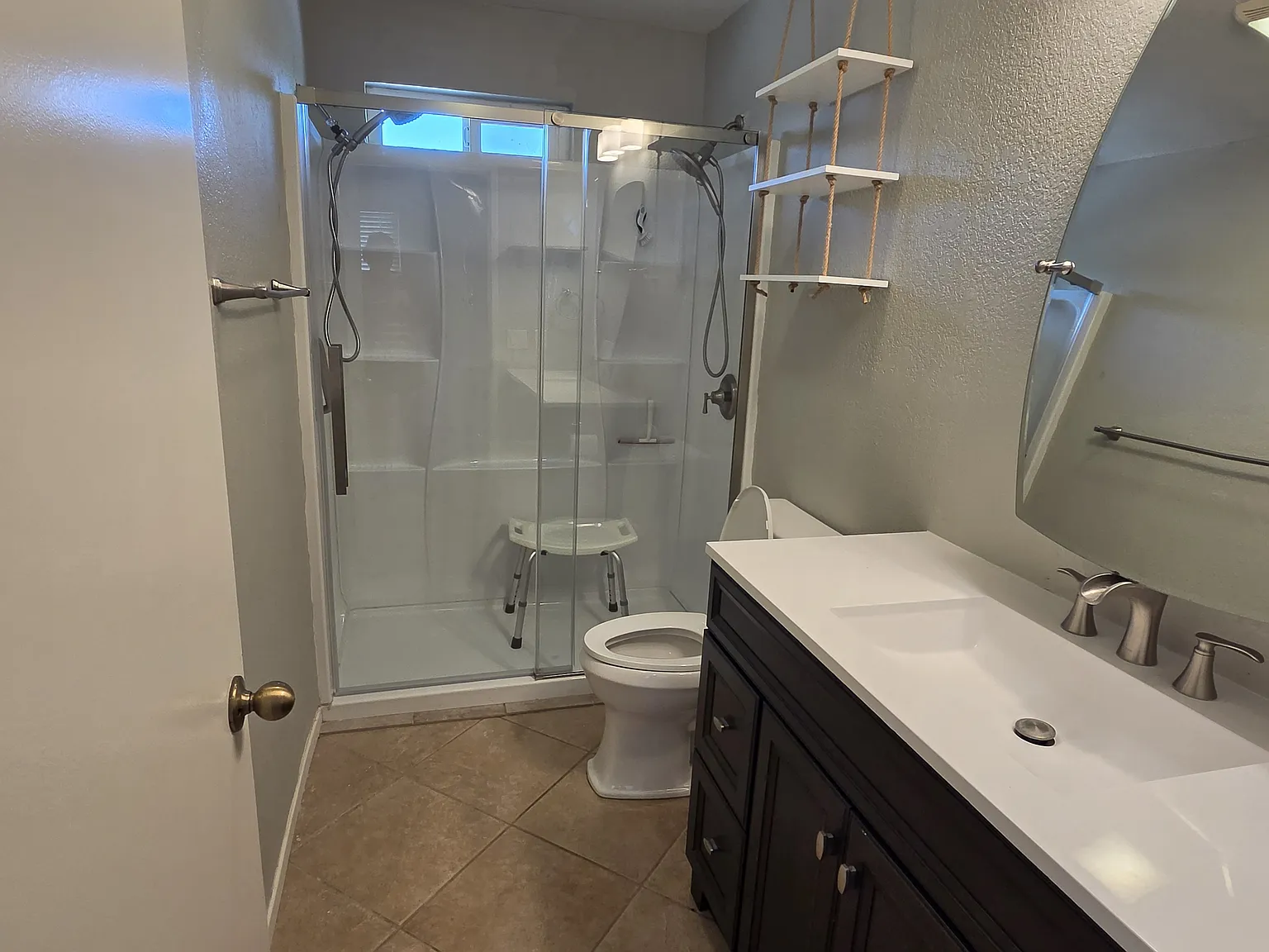1 bed, 850 sqft, $2,200 — Photo 1