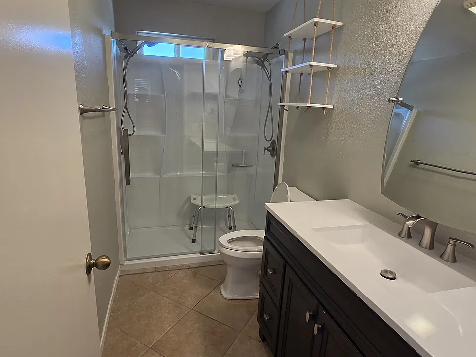 409 Pile St