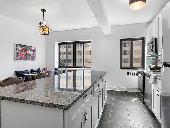 2nd image of 5052 N Marine Dr APT D6
