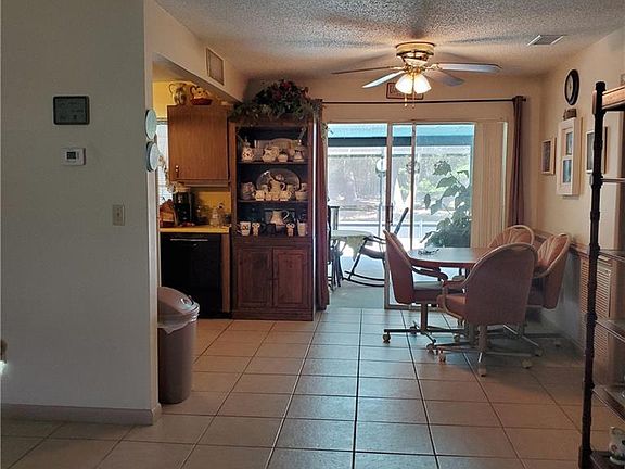 3rd image of 334 Highlands Lake Dr
