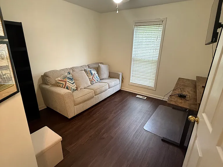 301 Eggars Ct — Photo 8