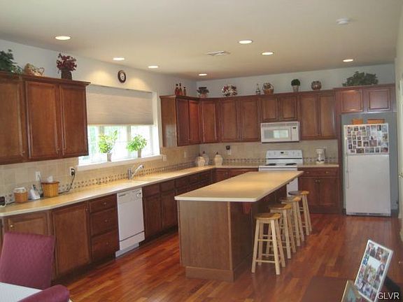 5th image of 3620 Cobblestone Ln