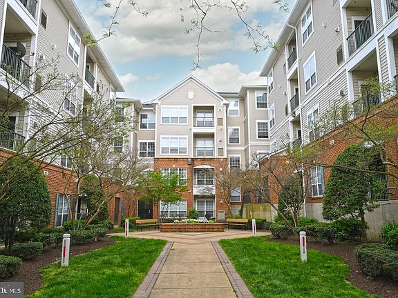 4th image of 4860 Eisenhower Ave Unit 195