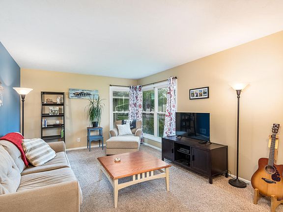 5th image of 316 W 27th St