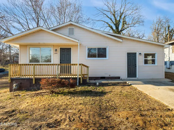2705 Spencer St, Knoxville, TN 37917