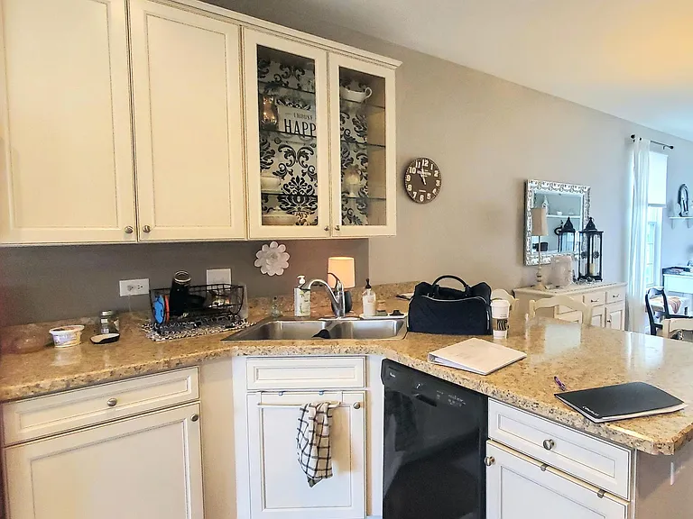 95 Valencia Pkwy — Photo 8