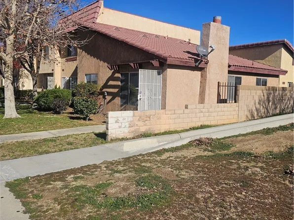 38000 17th St E APT 16, Palmdale, CA 93550