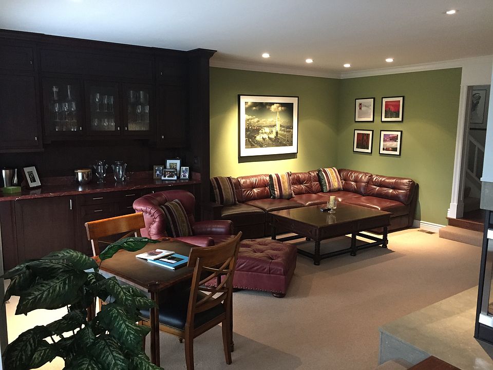 1st image of 102 Sand Hill Cir