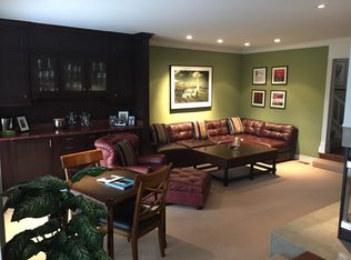 102 Sand Hill Cir, Menlo Park, CA 94025