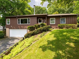 745 Maple Dr, Webster, NY 14580