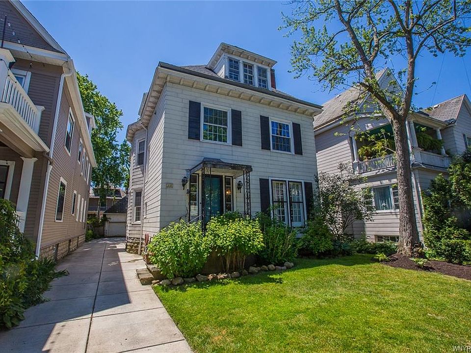 1st image of 32 Saint James Pl