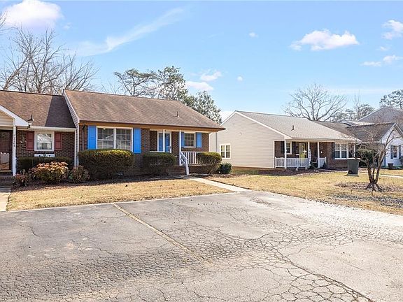 5th image of 716 Meadowgreen Village Dr APT 4A
