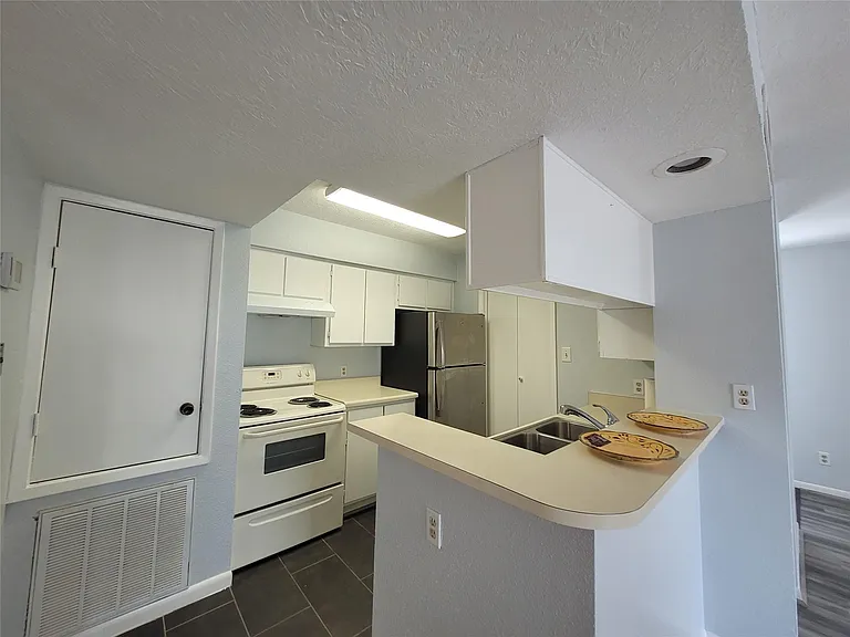 3919 Fairmont Pkwy #180 — Photo 8