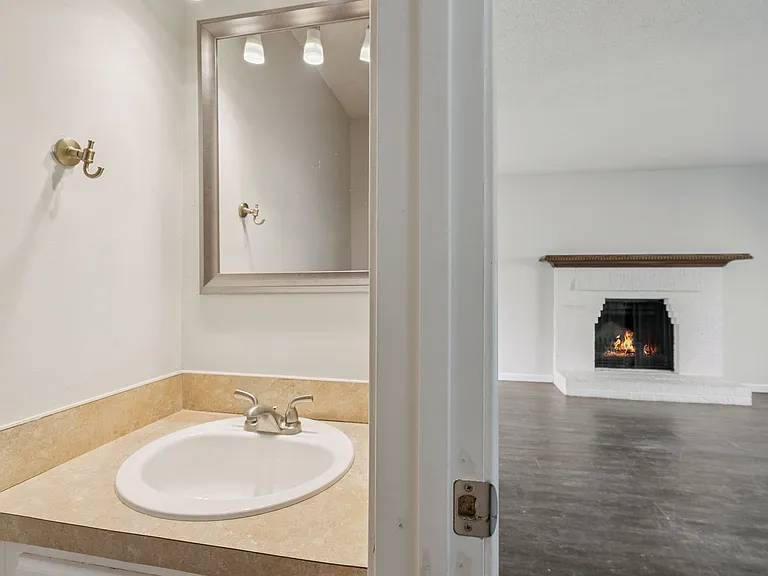 1224 NW 92nd St #SM1 — Photo 2