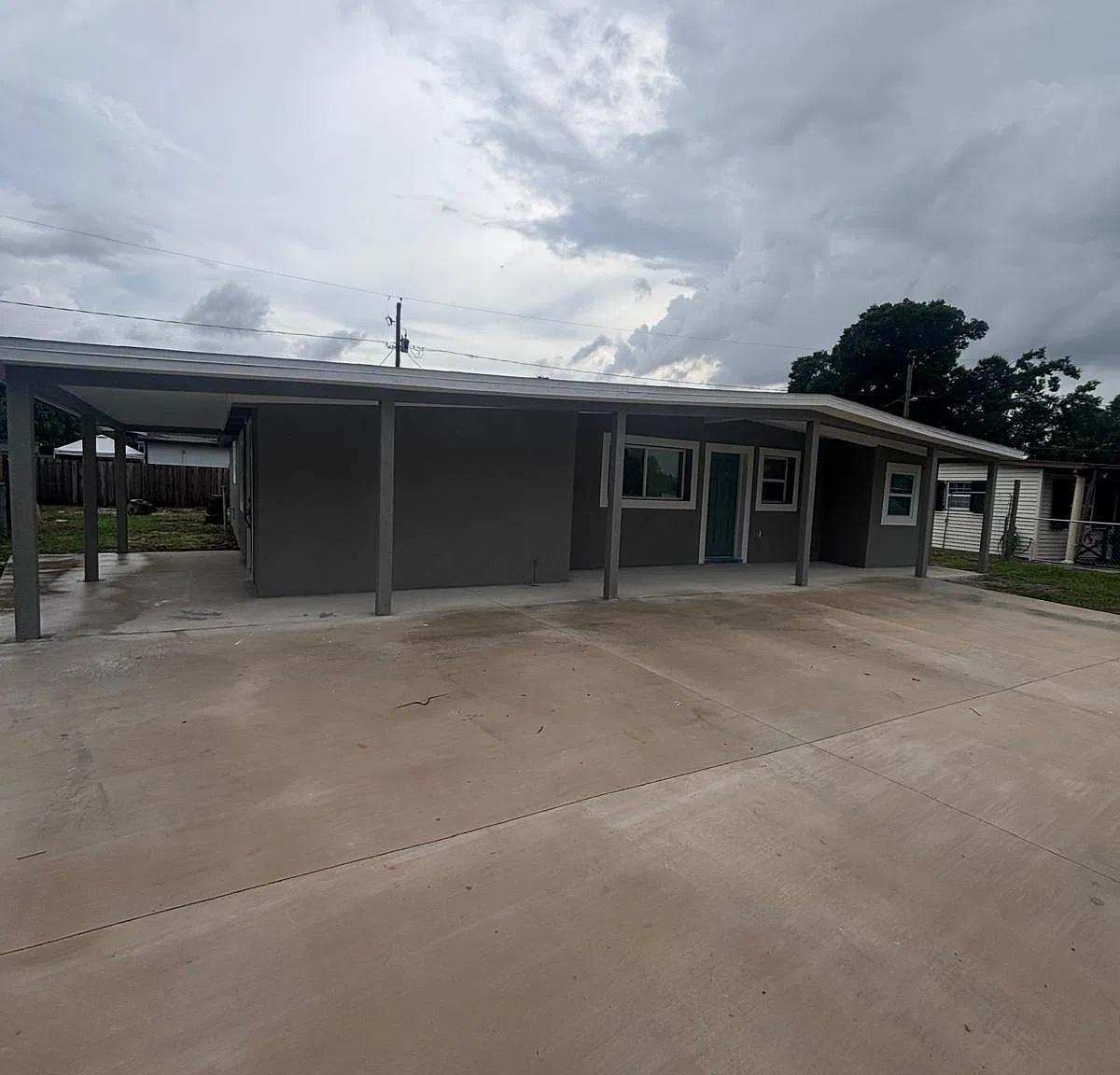 3 bed, 1256 sqft, $2,200 — Photo 1