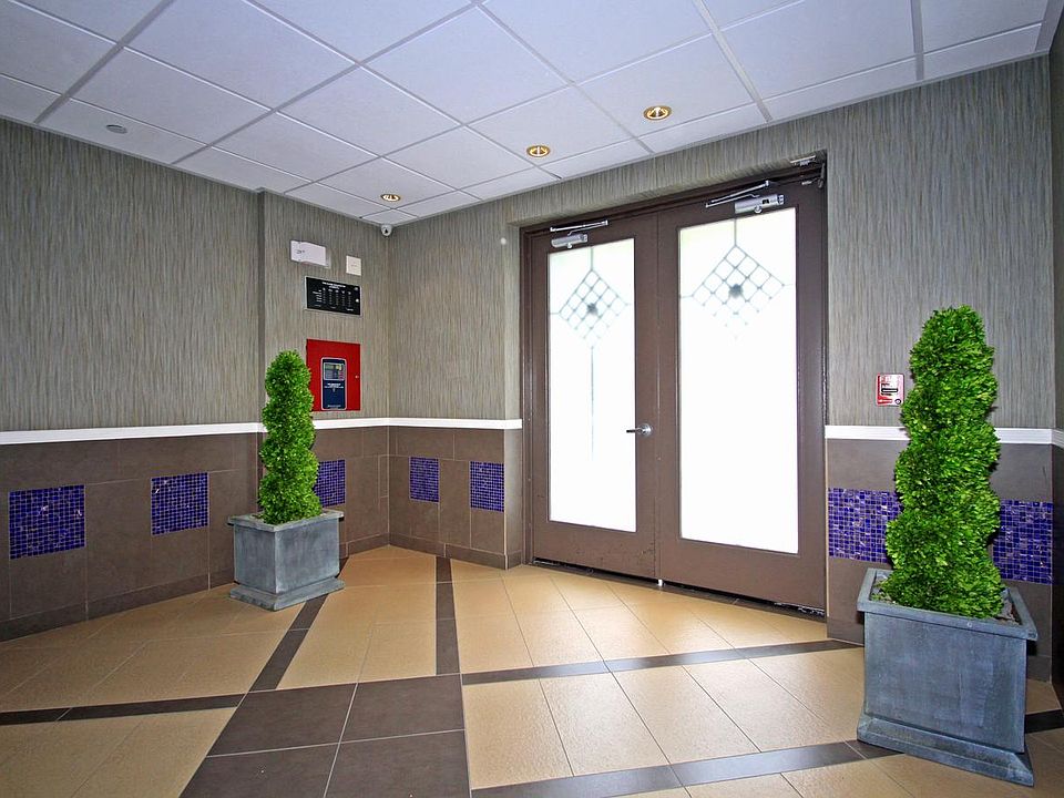 1st image of 11722 Ohio Ave APT 202