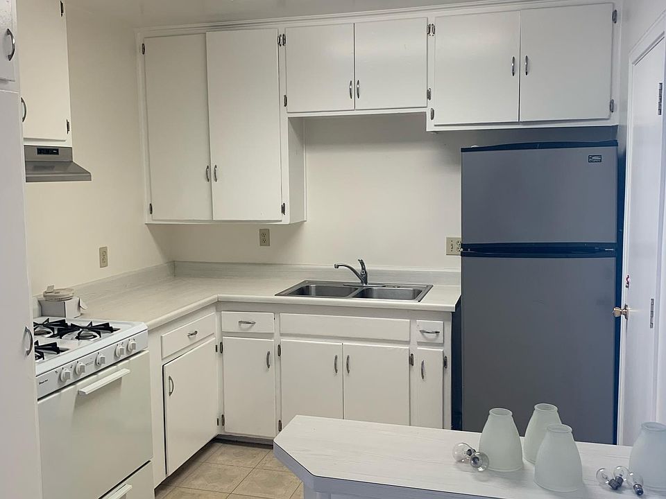 1st image of 233 Magnolia Ave