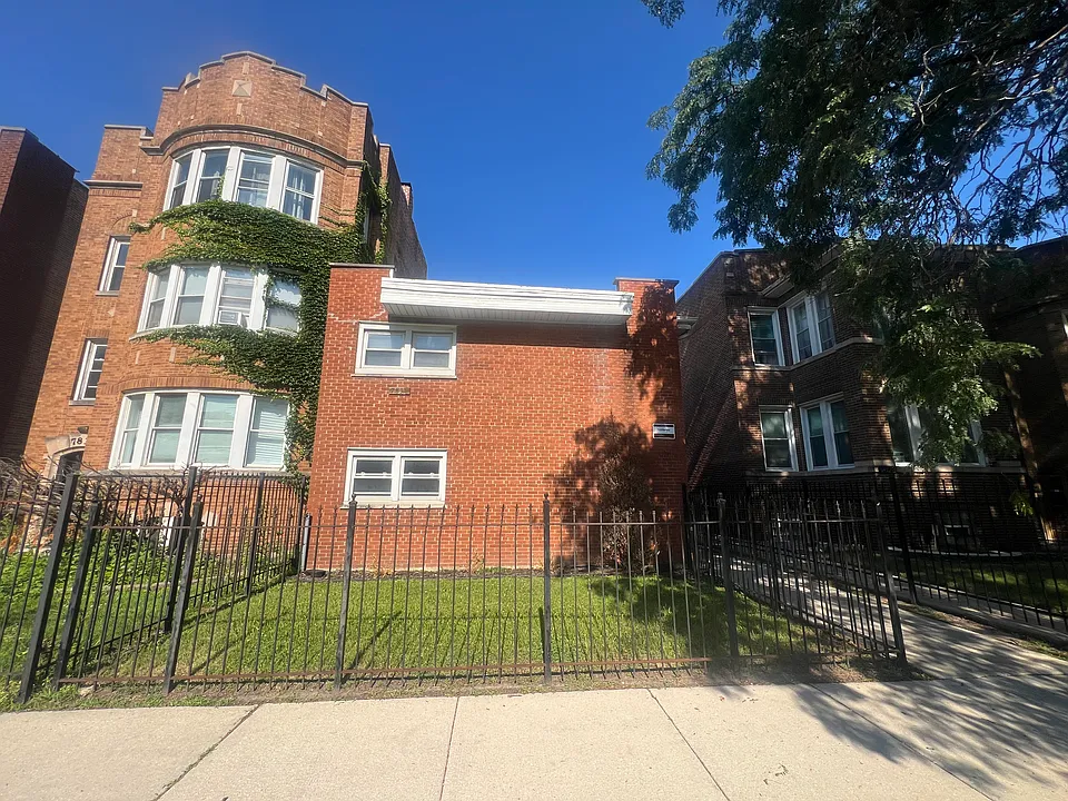 7832 S Cregier Ave #2E