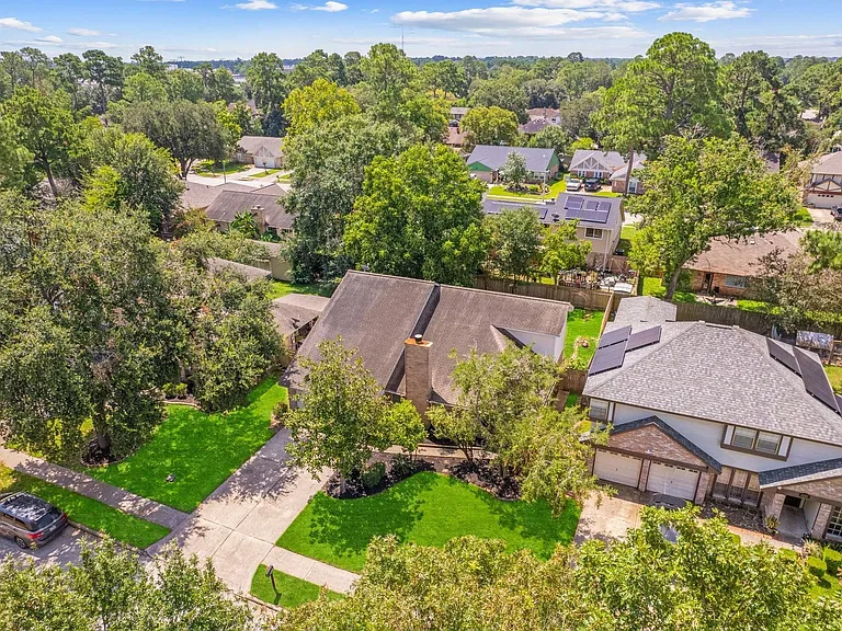 4311 Piney Creek Ln — Photo 28