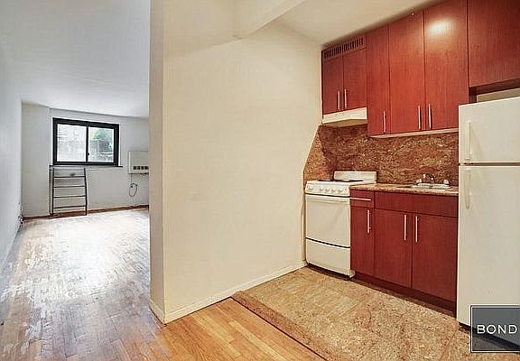 5th image of 382 3rd Ave #1D