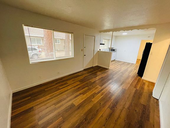 4th image of 3695 Spruce Ave #B