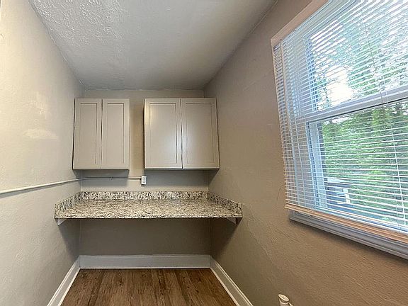 2x1-Nook in kitchen