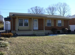 1007 Maywood Dr, Vinton, VA 24179