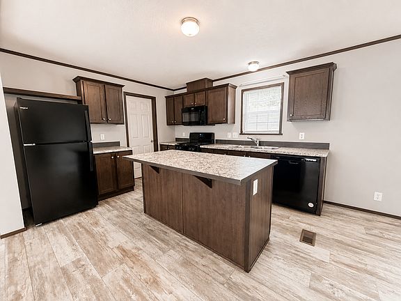 4th image of 71400 Van Dyke Rd #76