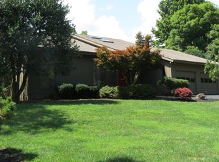 102 Danbury Dr, Oak Ridge, TN 37830