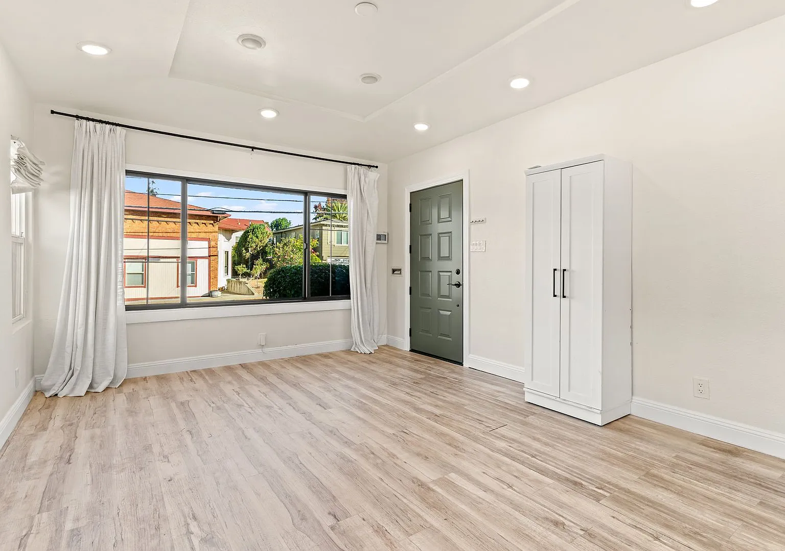 Beautifully Updated Spanish-Style Home Featuring an En Suite Master and Redwood Deck — Photo 2