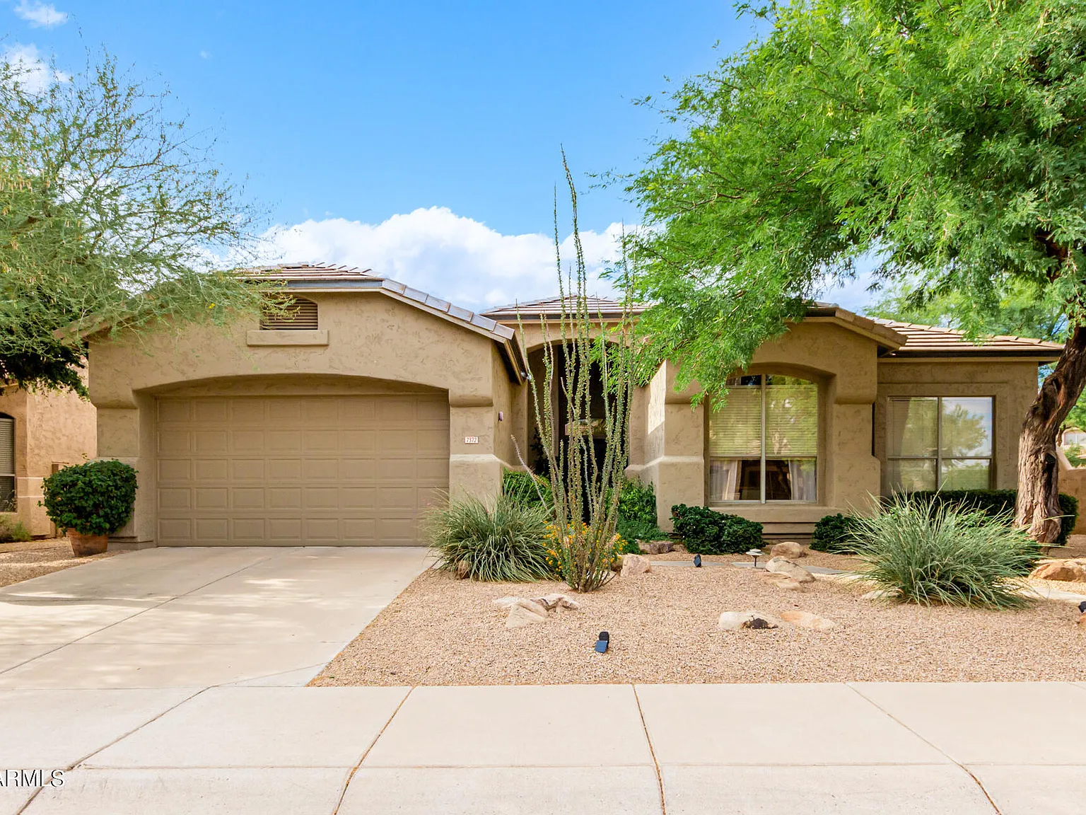 4 bed, 2.0 bath, 2058 sqft, $5,300 — Photo 2