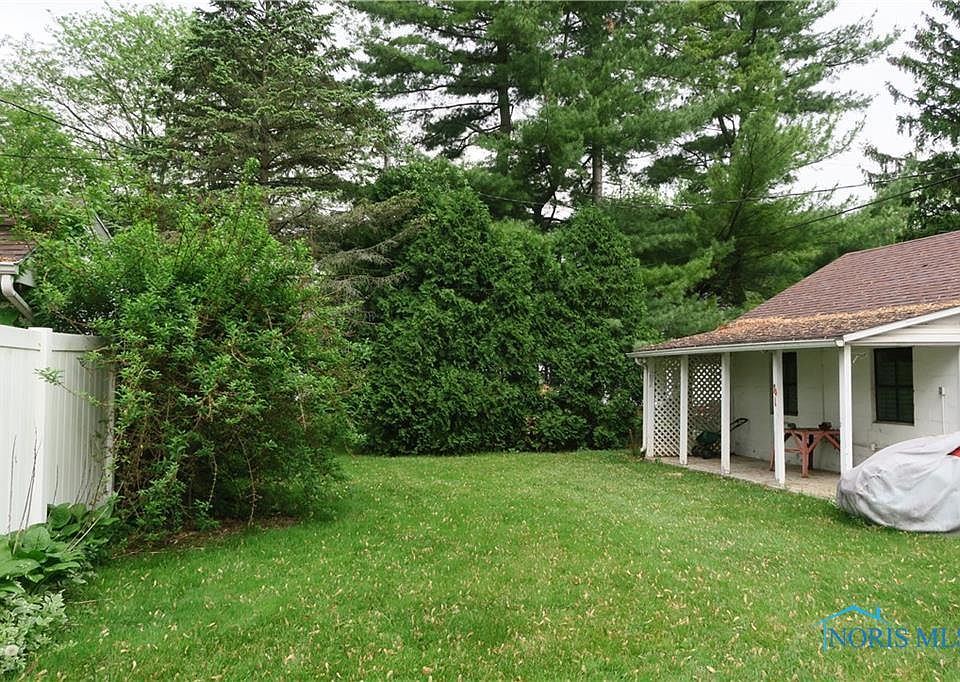 2nd image of 921 Carver Blvd