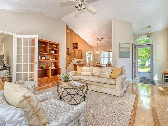5th image of 9 Knollwood Ct Unit 9