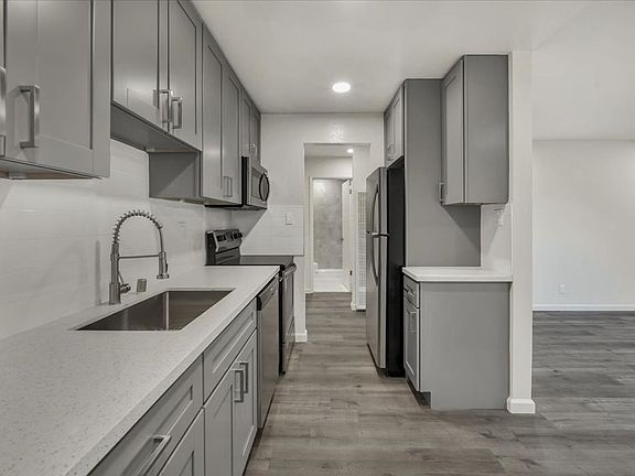 5th image of 150 Harrison Ave APT 4