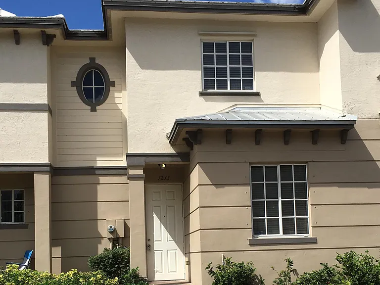 1213 Abaco Ln — Photo 1