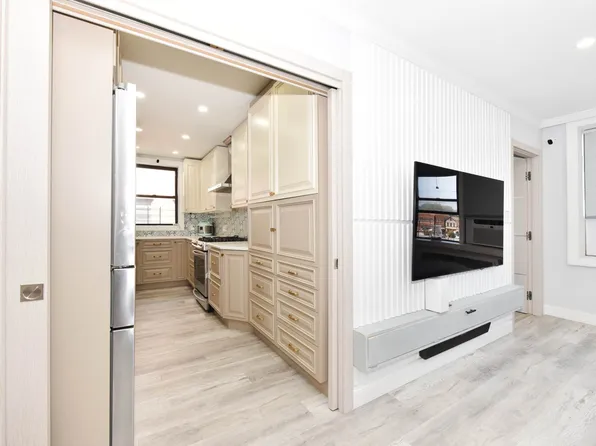 2680 East 19th Street image 4 of 20