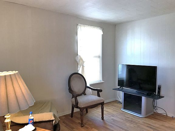 3rd image of 516 S 12th 1/2 St