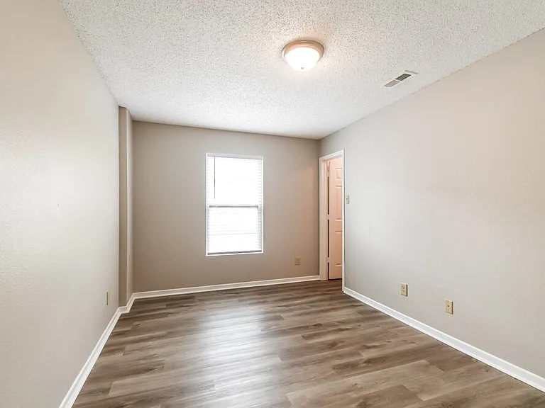 14390 Black Farm Dr — Photo 14