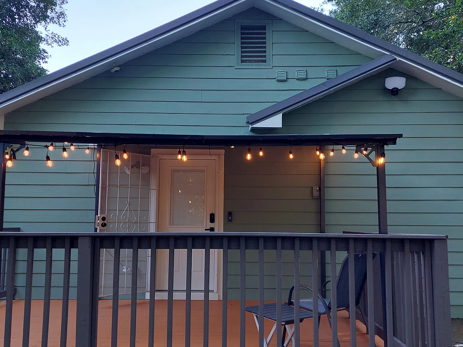 3 bed, 1200 sqft, $1,649 — Photo 3