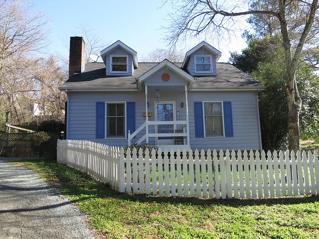3 bed, 1350 sqft, $2,745 — Photo 2