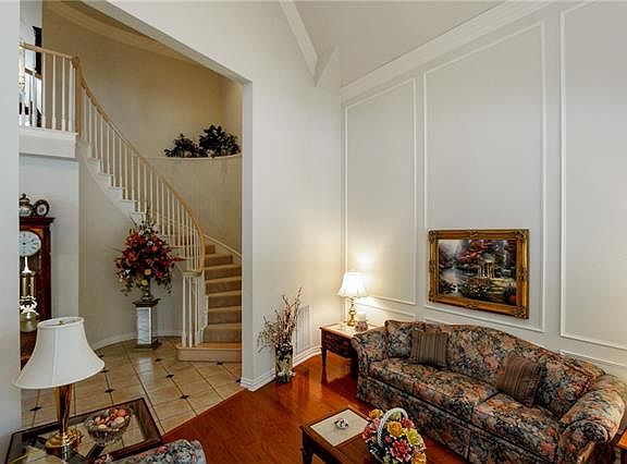 4th image of 2701 Valley Creek Trl
