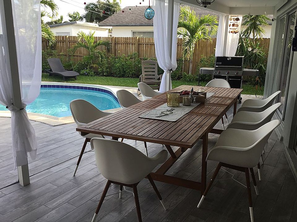 2nd image of 5 Forest Hills Ln
