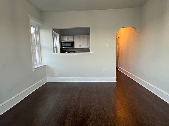 4th image of 4826 Walnut St #10875742