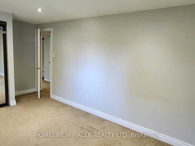 264 Wright Cres — Photo 21