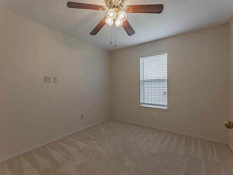 4409 Bowles Dr — Photo 9