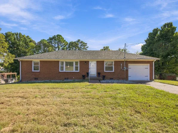 103 Oak Dr, Columbia, TN 38401